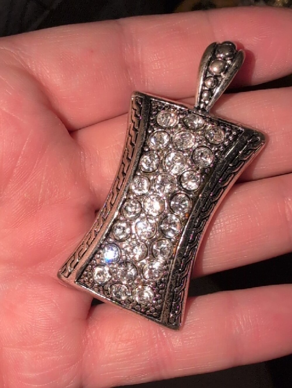 ❤️‍🔥10/$10❤️‍🔥 Silver Faux Crystal Pavé Pendant Necklace - Picture 2 of 6